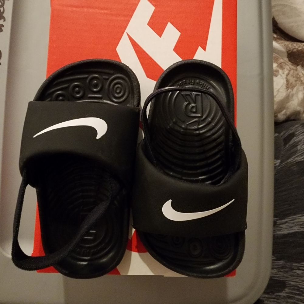 Nike slides infant 4
